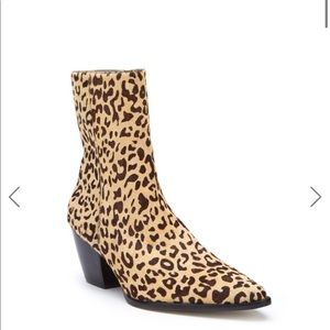 Matisse Leopard booties size 7